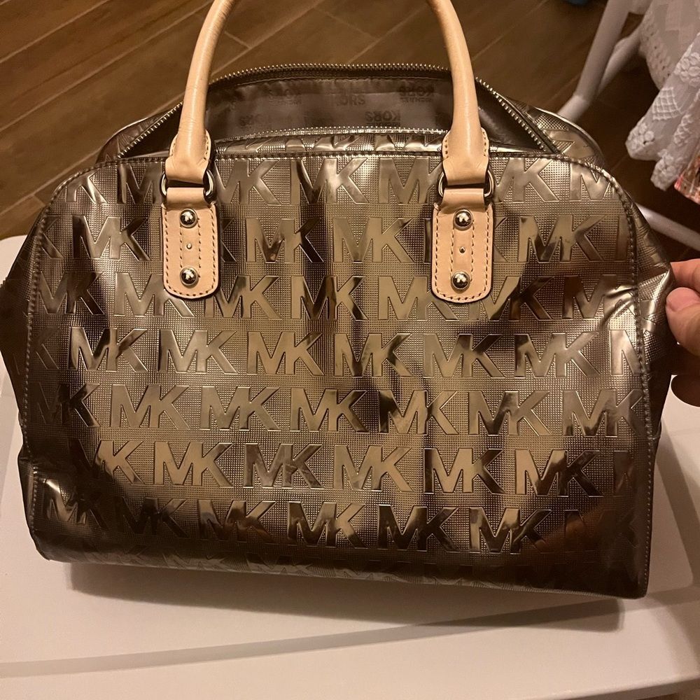 MICHAEL Michael Kors Gunmetal Metallic Mirror Signature PVC Satchel